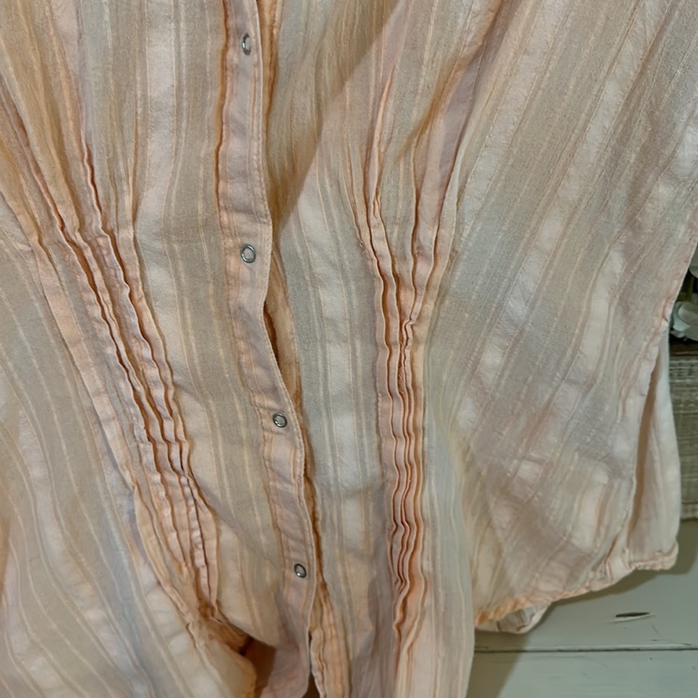 No Boundaries Button Up - Picture 3 of 4